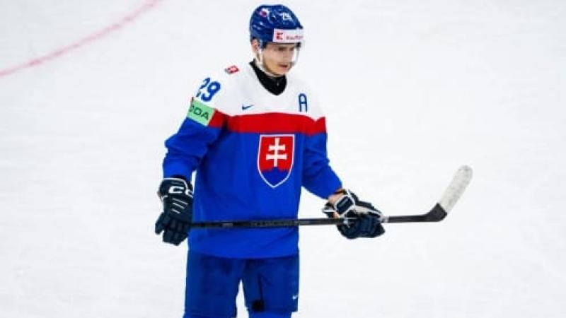 Әлем чемпионатында хоккейші қолын сындырып алды