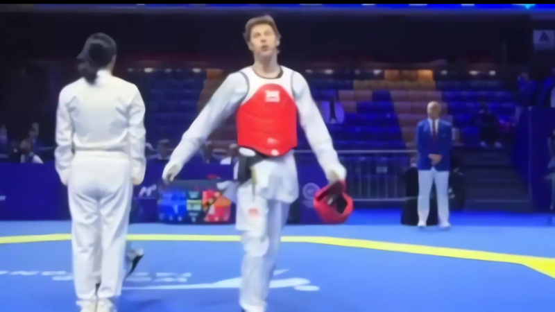 Акромат Долгиев Азия чемпионатын жеңіспен бастады