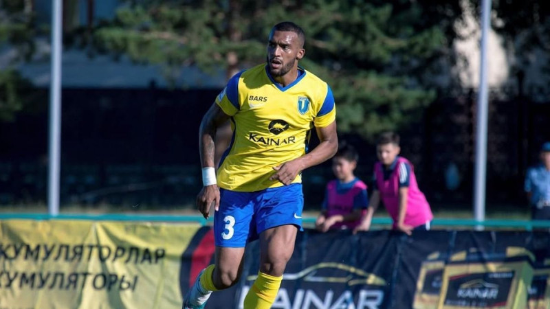 Қазақстандық клубтарда ойнаған футболшы оқ жарақатын алды