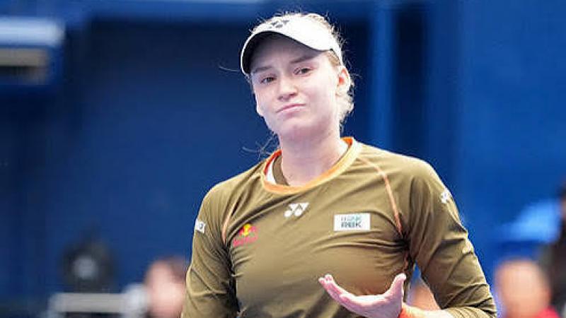 Елена Рыбакинаның топтық турнирден шығып кету себебі қандай?