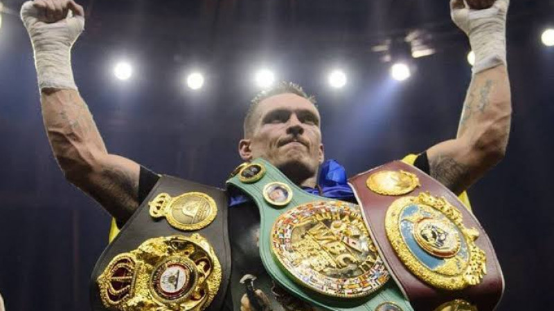 Усик толық чемпиондық белбеулерін қайтарып алмақ