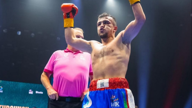 Қазақстандықтан «алтынды» айырған боксшы  алғаш рет жеңілді