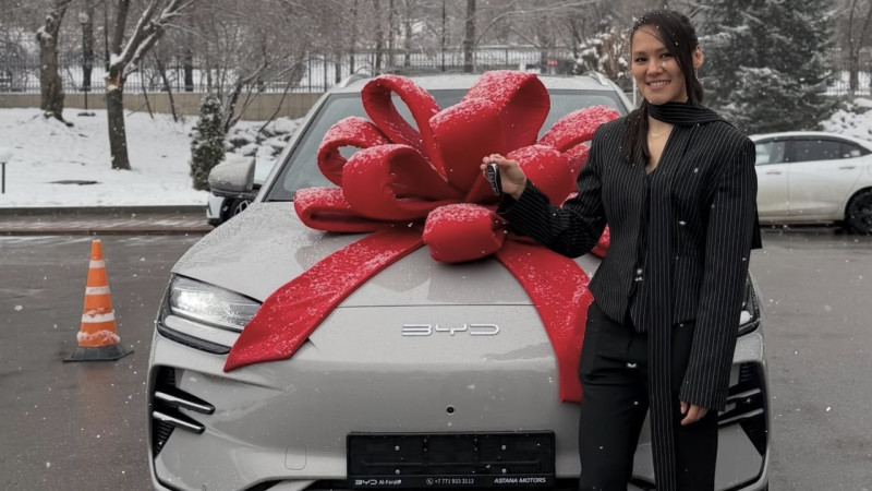 Әлем чемпионы Алуа Балқыбековаға темір тұлпар берілді