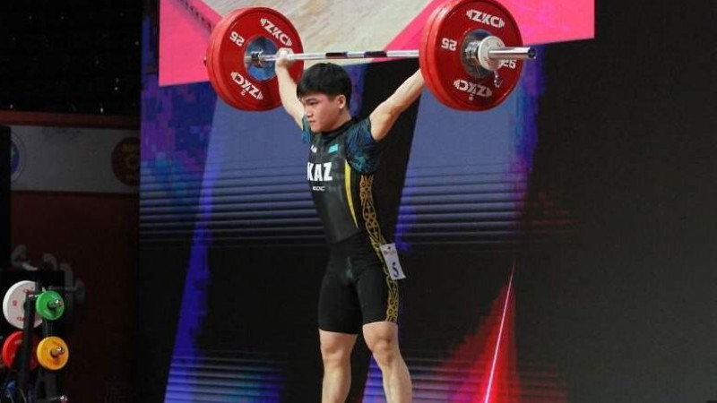 Қазақстандық ауыр атлеттер төрт «алтын» жеңіп алды