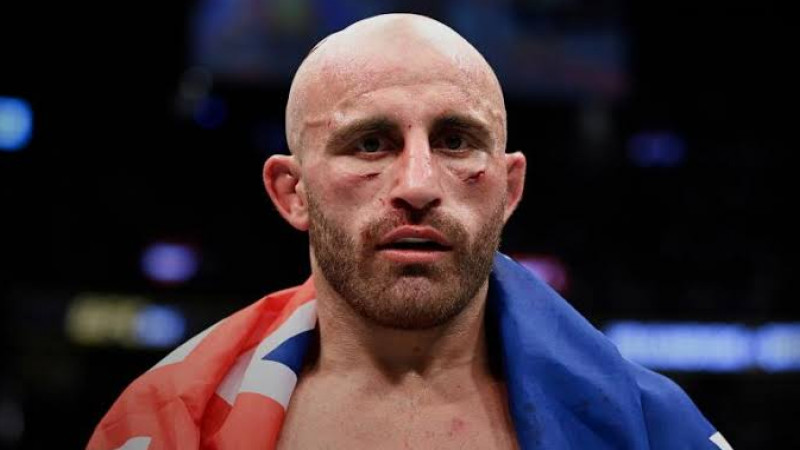 Алекс Волкановски UFC-де рекорд орнатты
