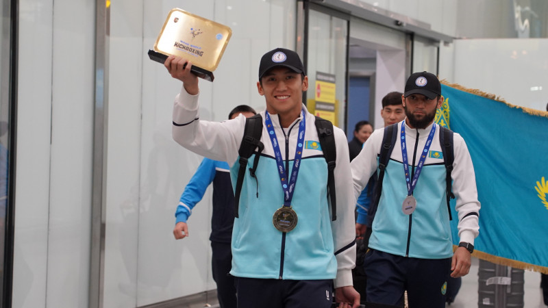 Әлем чемпионатына қатысқан кикбоксшыларымыз Астанаға оралды