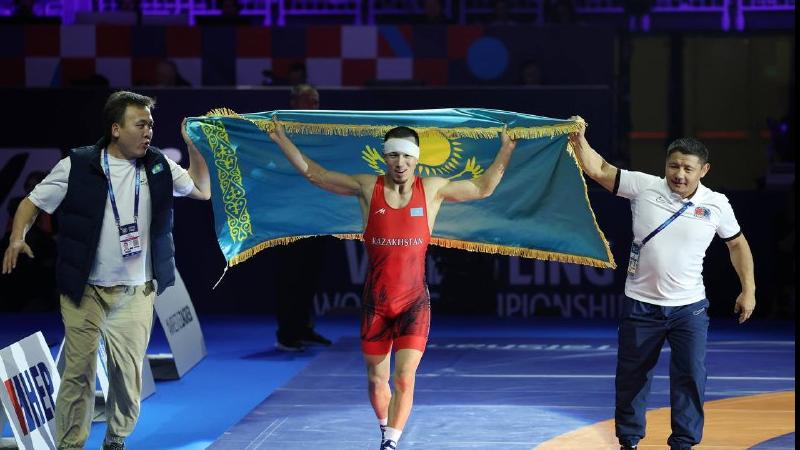 Ербол Мырзабосынов әлем чемпионы атанған Айдос Сұлтанғалиды құттықтады