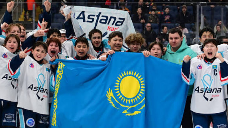 Қазақстандық жас хоккейшілер Канадада турнир жеңіп алды
