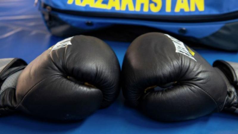Қазақстан чемпионы нокдаунға түсіп қалса да жеңіске жетті