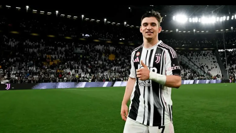 «Ливерпуль» мен «Манчестер Юнайтед» Консейсауға таласуда