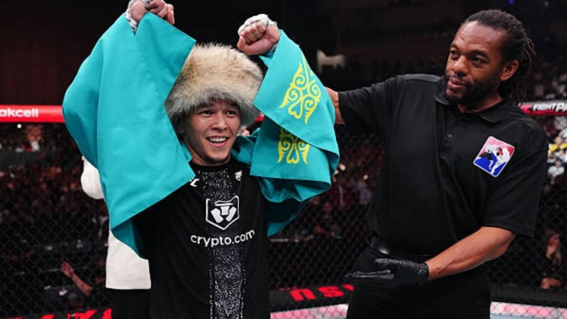 Алмабаев UFC тарихындағы сирек жетістікке қол жеткізді
