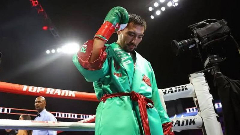 Жәнібек Әлімханұлы WBO белбеуінен бас тартты