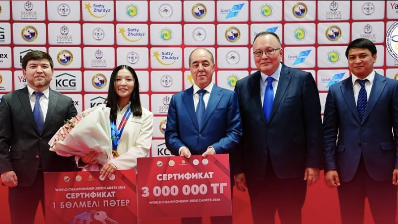 БҚО жас әлем чемпионына пәтер сыйлады