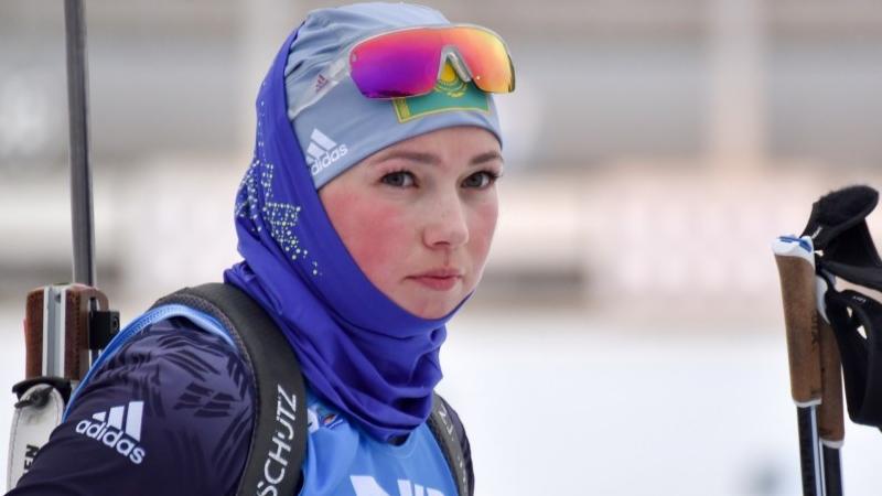 Хоккейден әлем чемпионатында бапкердің басына шайба тиді