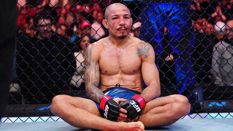 Бұрынғы UFC чемпионы мансабын аяқтайтынын мәлімдеді
