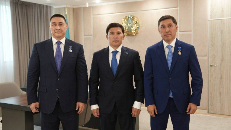 Ербол Мырзабосынов сала өкілдеріне ведомстволық наградалар табыстады