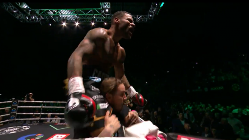 Үш чемпиондық атақ үшін айқаста күтпеген нокаут тіркелді