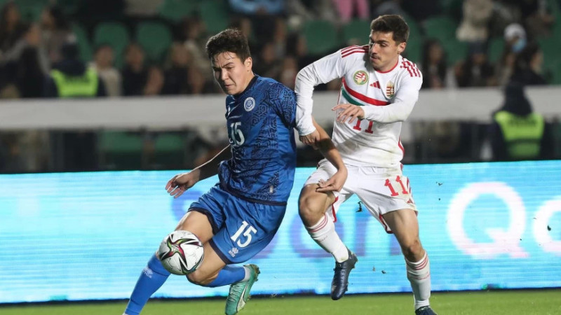 «Қайрат» екі жас футболшысын жалға берді