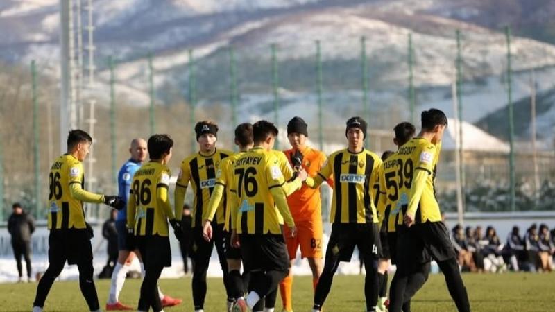 Шайбалы хоккейден жасөспірімдер құрамасы Ресейдің әйелдер командасына есе жіберді