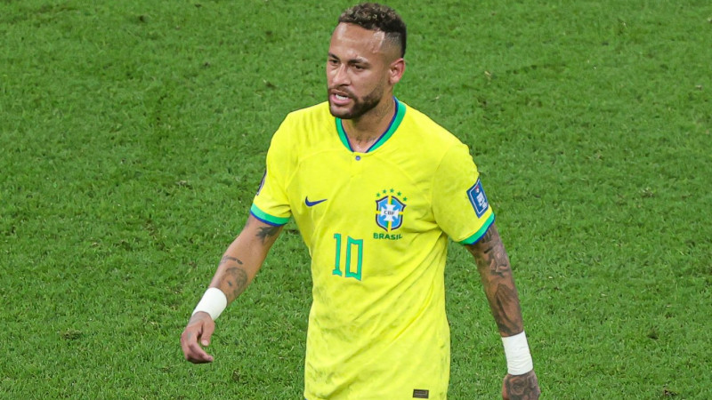 Неймар үш жылдан кейін ұлттық құрамаға қайта оралды