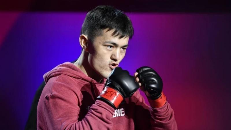 UFC қазақ спортшысымен қош айтысты