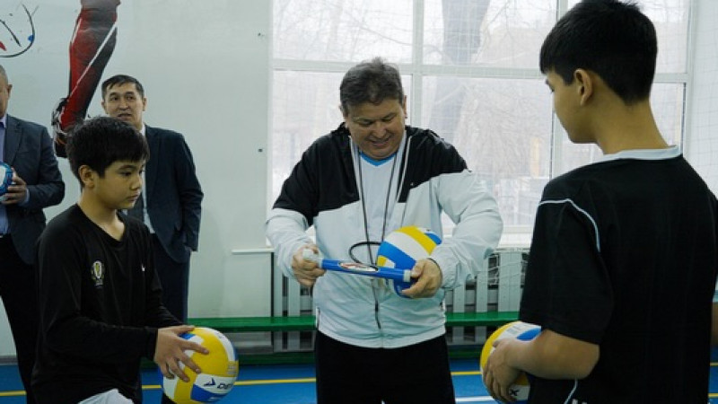 «Шахтёр» футбол клубы балалармен кездесті