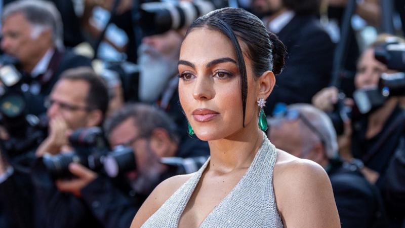 ​Супруга Месси комментирует посты Джорджины Родригес, пассии Роналду