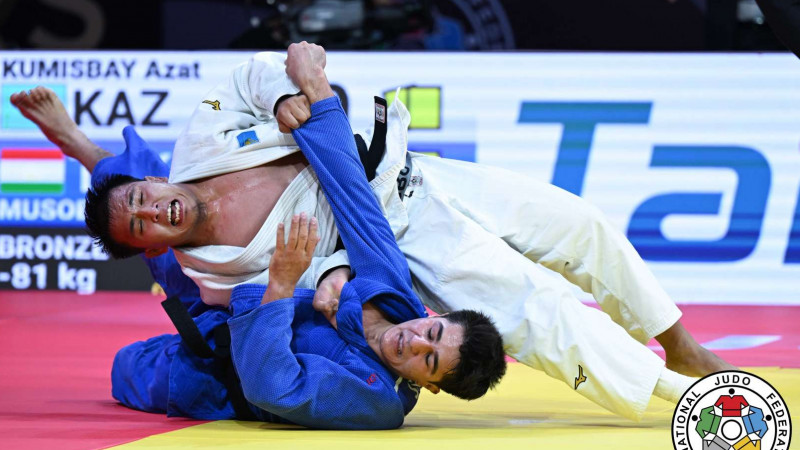 Азат Құмыспай Абу-Даби Grand Slam турнирінде алғашқы белдесуде жеңілді