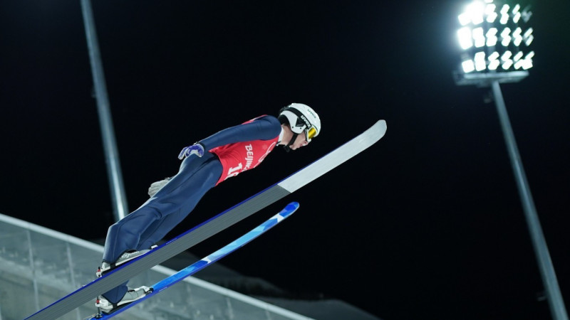 Шаңғымен тұғырдан секіруден әлем кубогындағы нәтиже қандай?