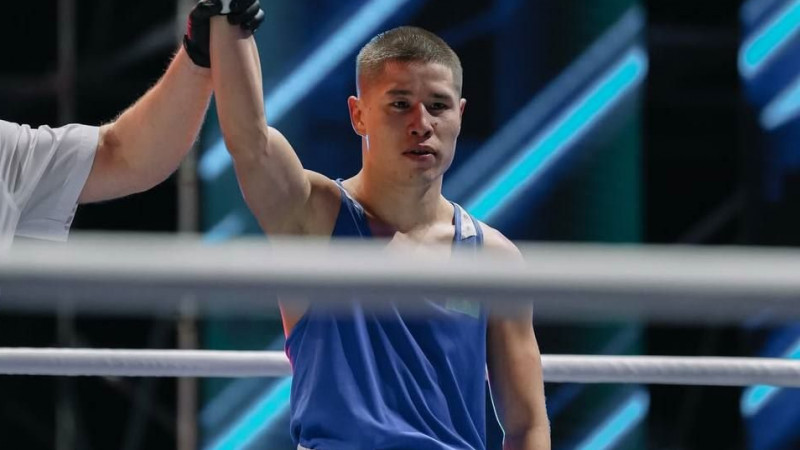 Оразбек Асылқұлов Азия чемпионаты жартылай финалында өзбек боксшысын жеңді