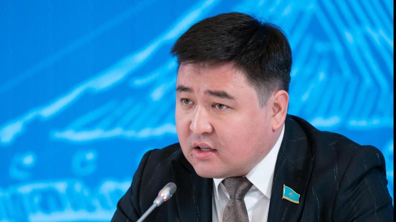 31 млрд 799 млн 143 мың теңге, не деген жомарттық? - Депутат қазақ футболын сынға алды