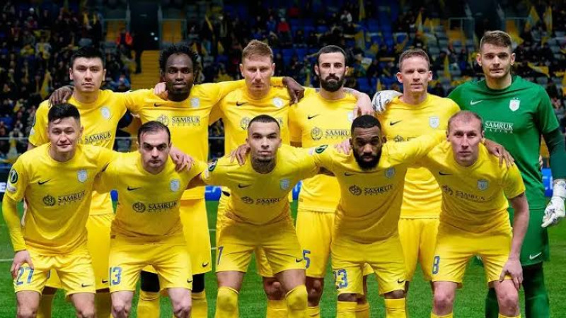 «Астана» футболшылары мен төрешілер арасында жекпе-жек өтті