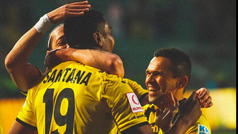 Айбек Оралбай Өзбекстан қазағын жеңіп кетті