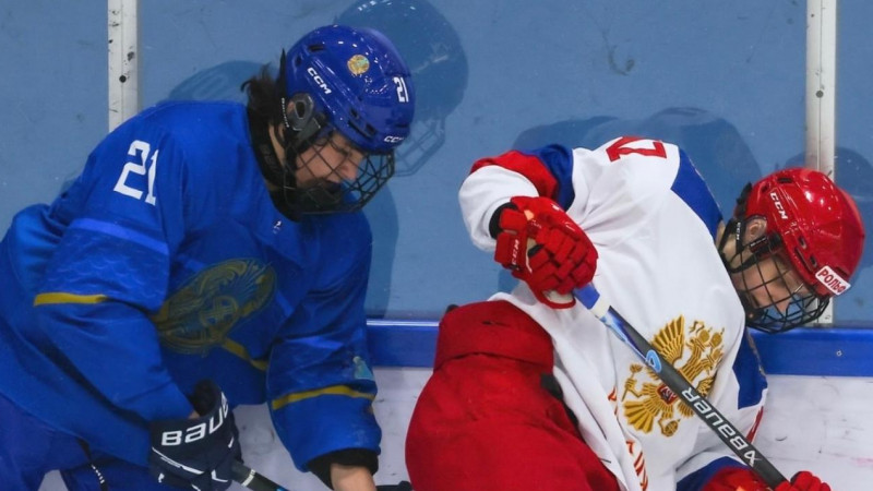 Шайбалы хоккейден жасөспірімдер құрамасы Ресейдің әйелдер командасына есе жіберді