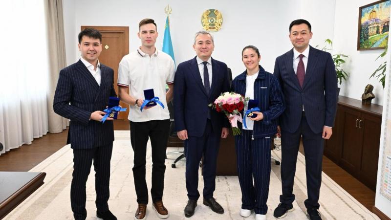 Сегіз айдан кейін Алматыда Олимпиада жүлдегерлеріне пәтер табыс етілді 