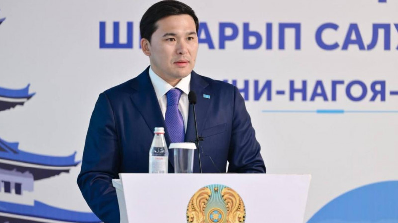 Ербол Мырзабосынов Рината Сұлтанованы Азия ойындары чемпионы атануымен құттықтады