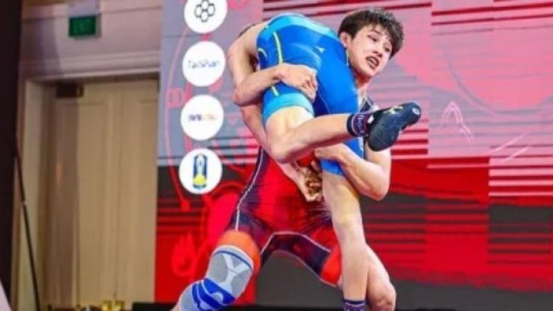 Бекасыл Асамбек - еркін күрестен жасөспірімдер арасында әлем чемпионы