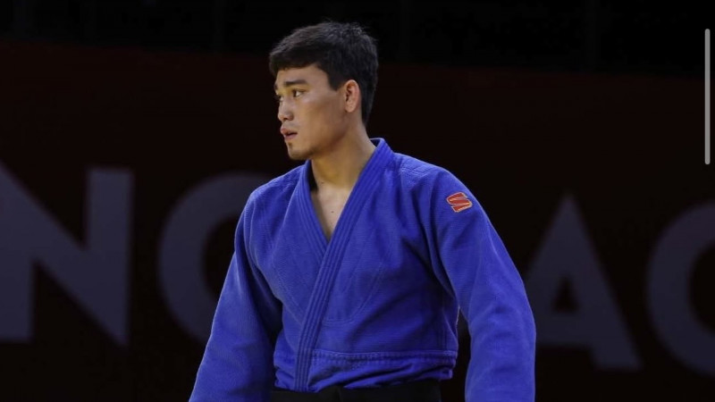 Әділет Алмат Азия чемпионатының финалында сенсация жасады