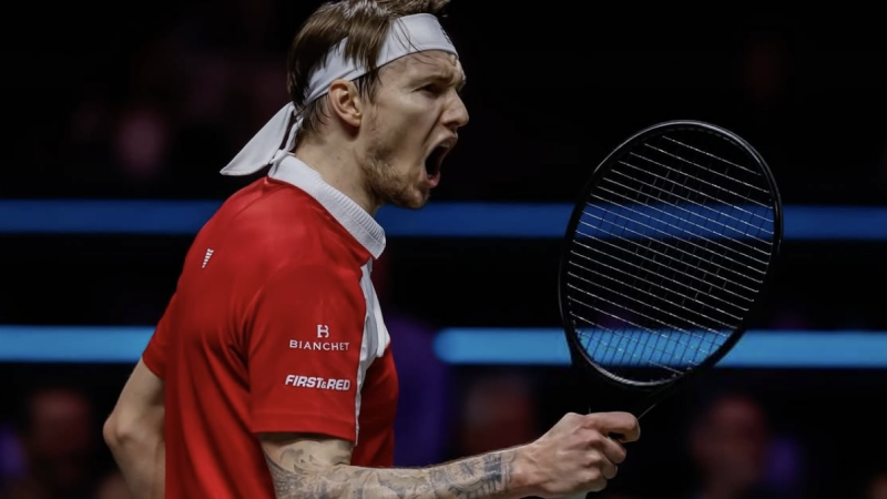 Александр Бублик Роттердамдағы турнирде жартылай финалға шықты