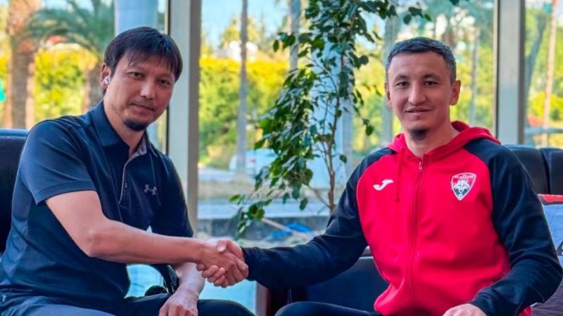 «Қайсардың» қақпашысына Акинфеевтің арнайы сыйлығы табысталды