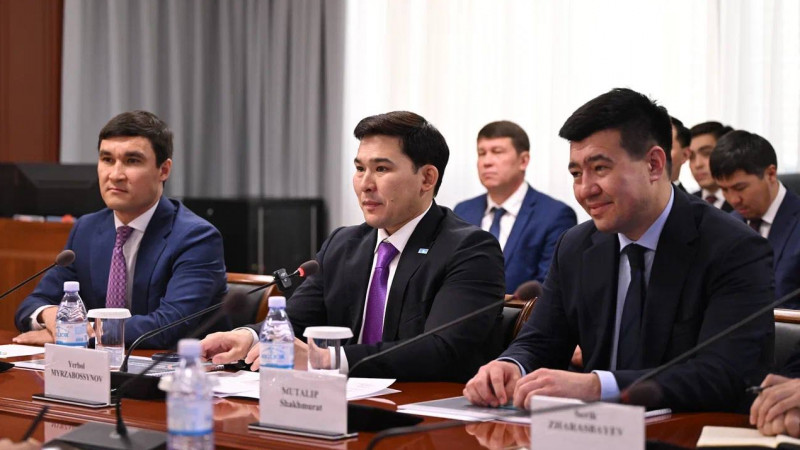 Ербол Мырзабосынов World Boxing ұйымының басшылығымен кездесті
