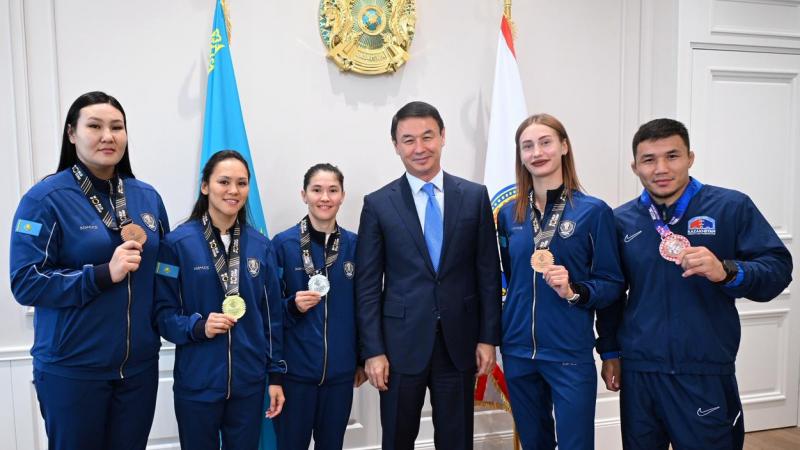 Алматы қаласының әкімі әлем чемпионатының жүлдегерлерін құттықтады