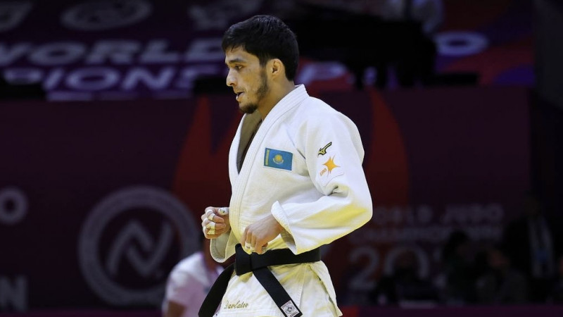 Шерзод Давлатов әлем чемпионатының жартылай финалына шықты